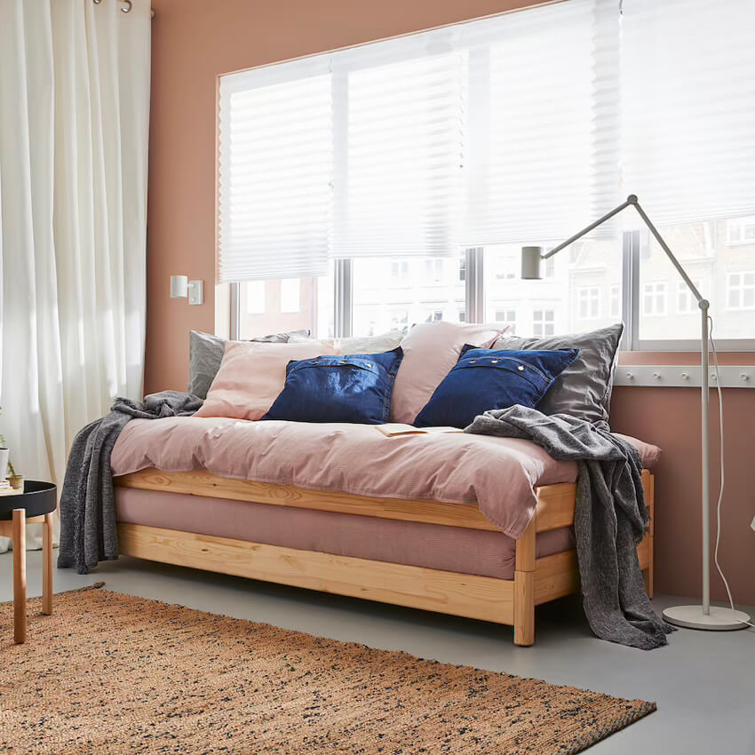 Utaker Stackable Bed